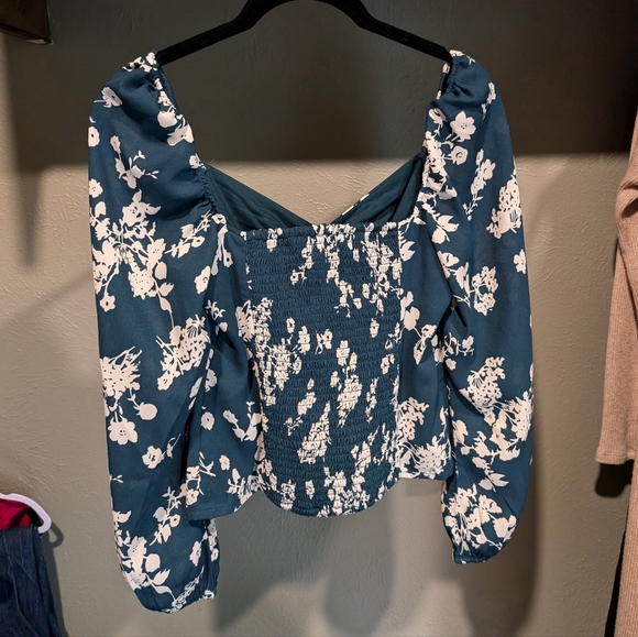 Green Floral Top - Picture 3 of 3